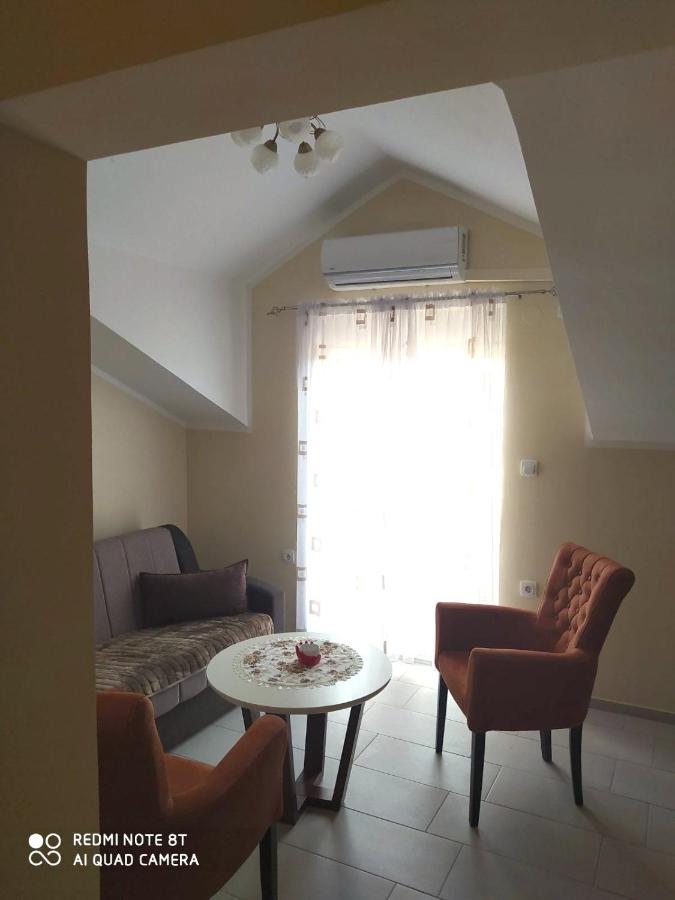 Apartmani Popovic V&A Tivat Exterior foto