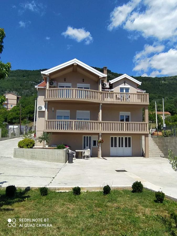 Apartmani Popovic V&A Tivat Exterior foto