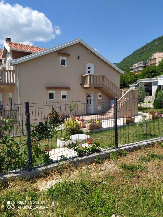 Apartmani Popovic V&A Tivat Exterior foto