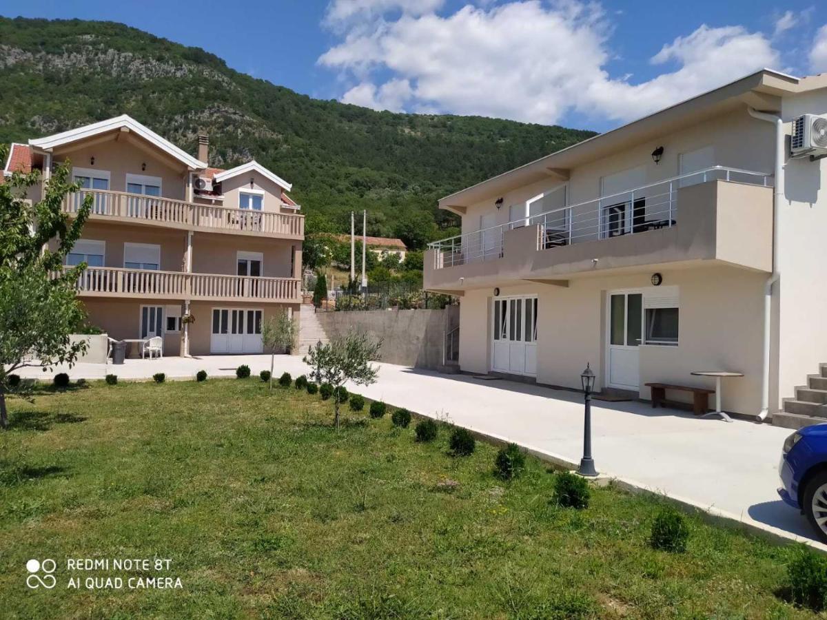 Apartmani Popovic V&A Tivat Exterior foto